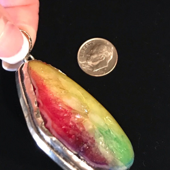 Solar Quartz Pendant 💗 - Picture 2 of 4